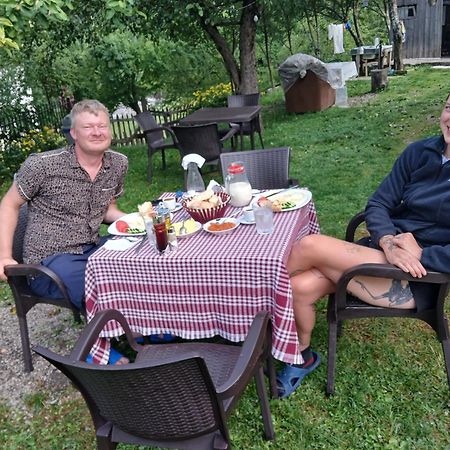 Bed and Breakfast Bujtina Milani Shkodër Esterno foto