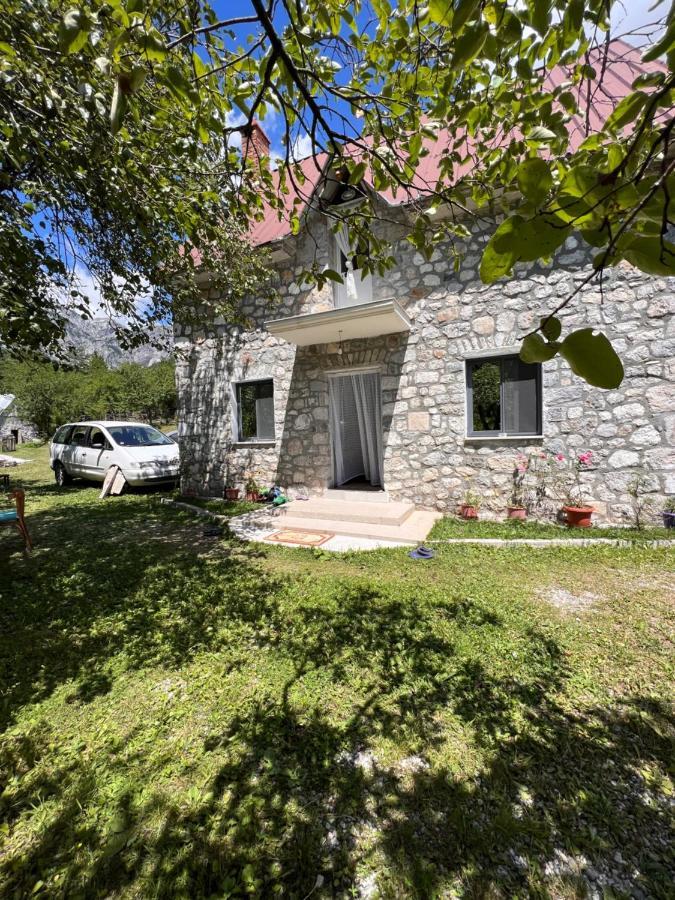 Bed and Breakfast Bujtina Milani Shkodër Esterno foto