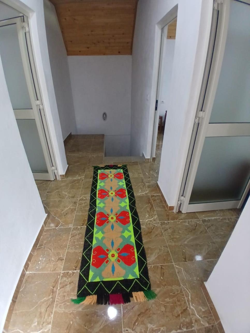 Bed and Breakfast Bujtina Milani Shkodër Esterno foto