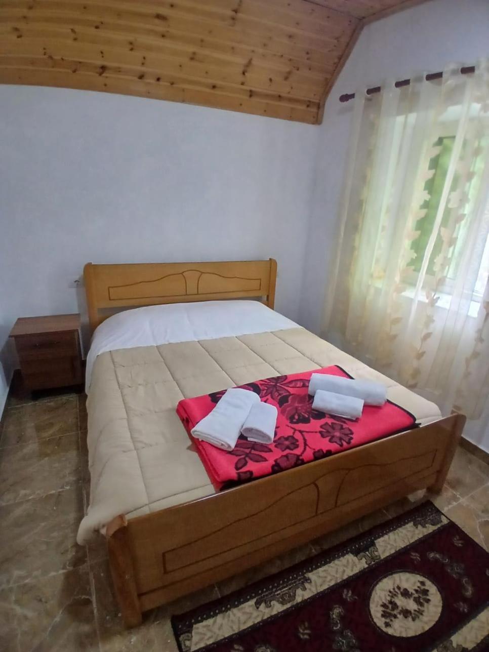 Bed and Breakfast Bujtina Milani Shkodër Esterno foto