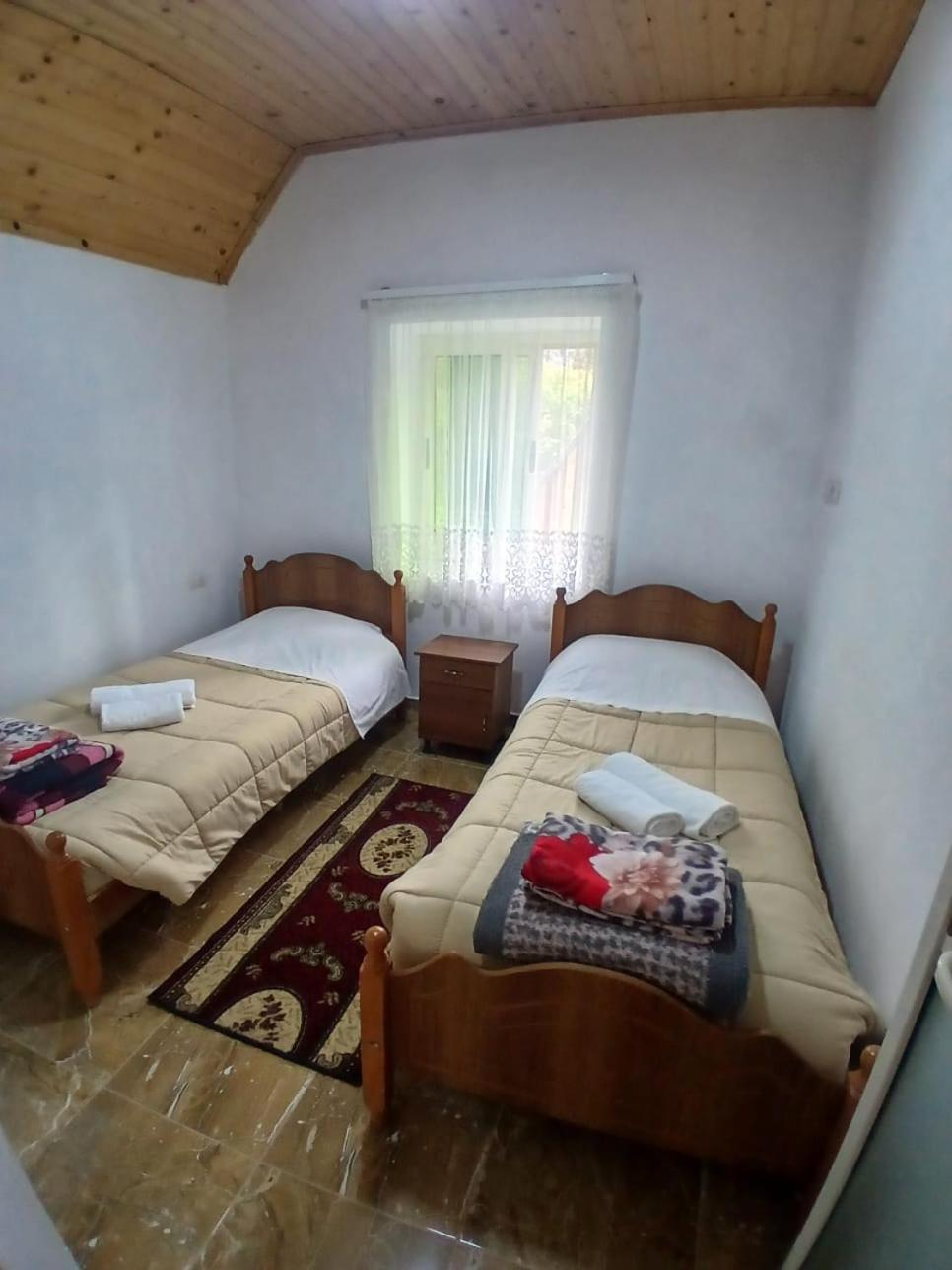 Bed and Breakfast Bujtina Milani Theth Esterno foto
