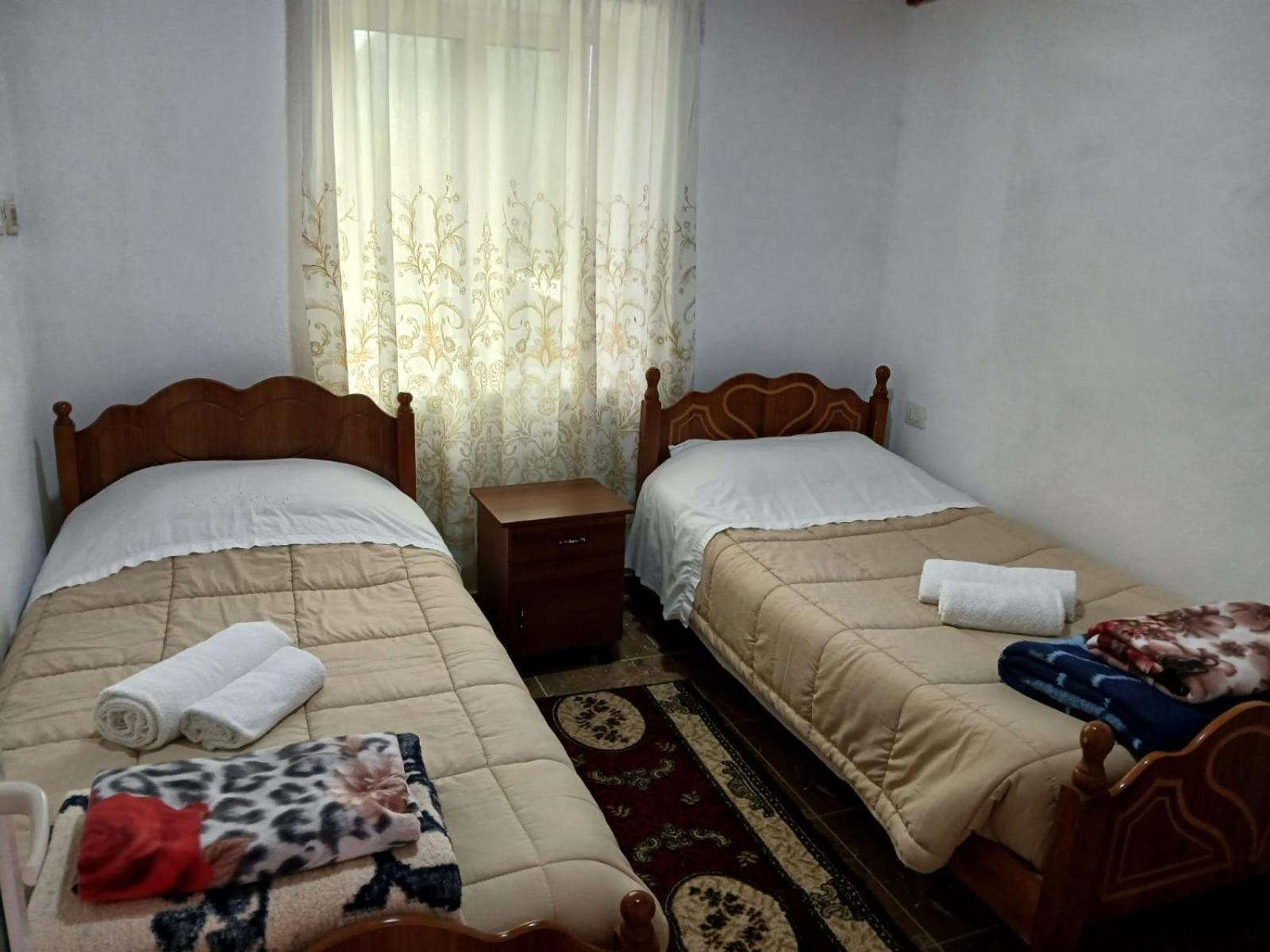 Bed and Breakfast Bujtina Milani Theth Esterno foto
