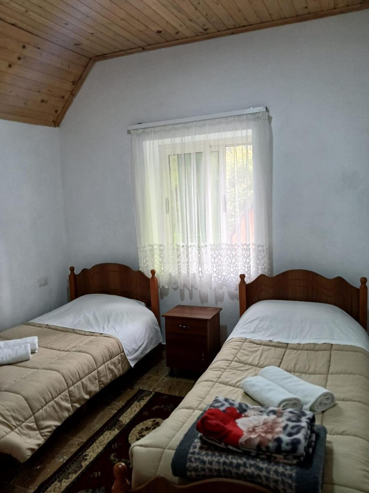 Bed and Breakfast Bujtina Milani Shkodër Esterno foto