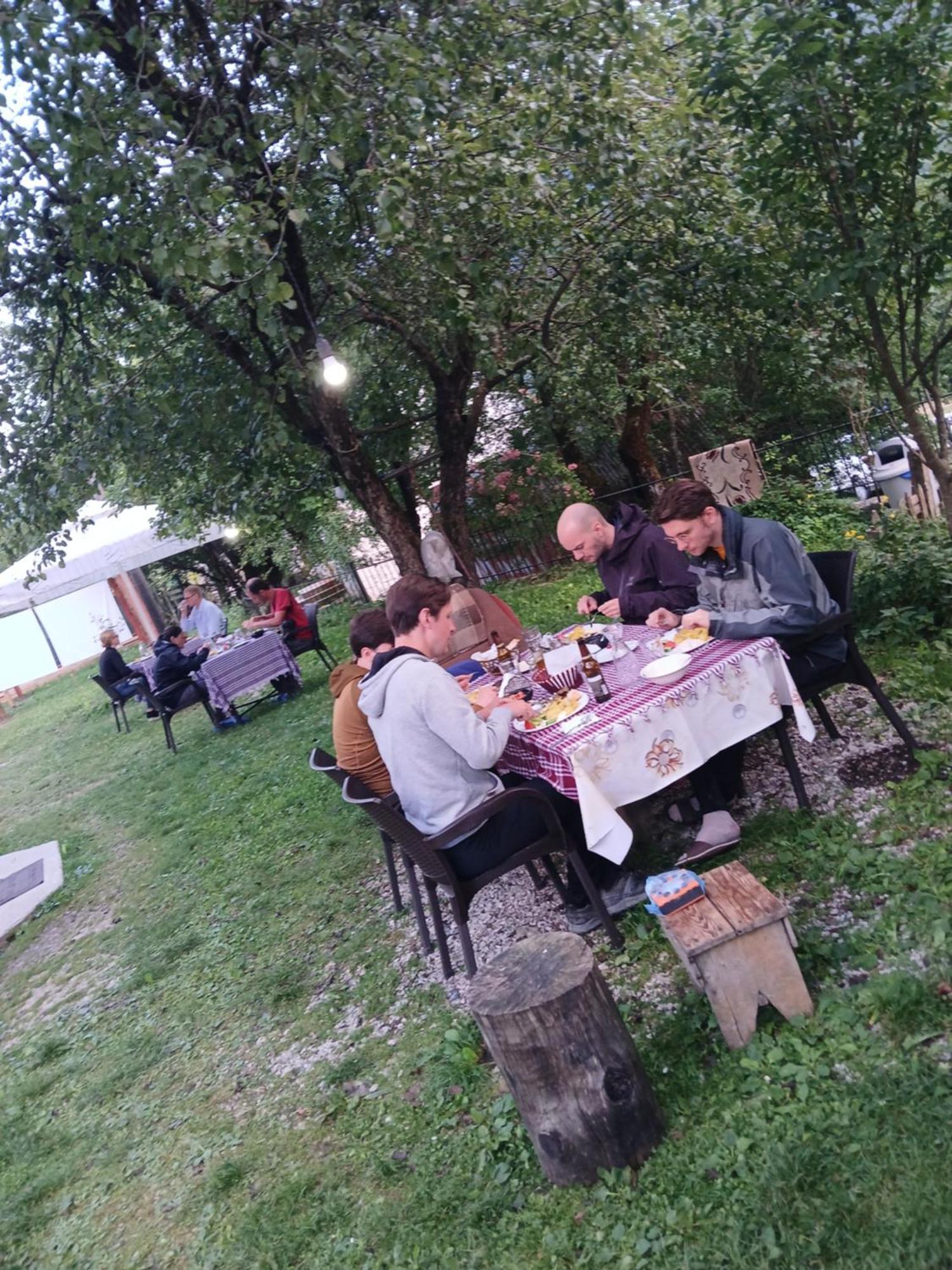 Bed and Breakfast Bujtina Milani Theth Esterno foto