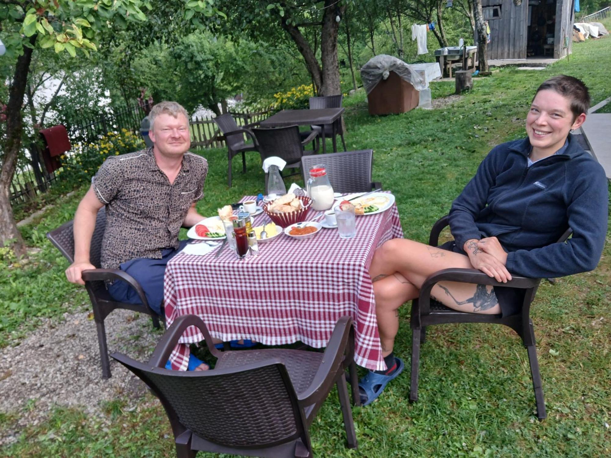 Bed and Breakfast Bujtina Milani Theth Esterno foto